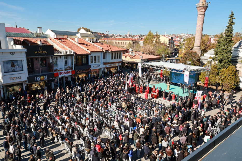 usak-ismetpa-caddesi-acilis-toreni-5.jpg