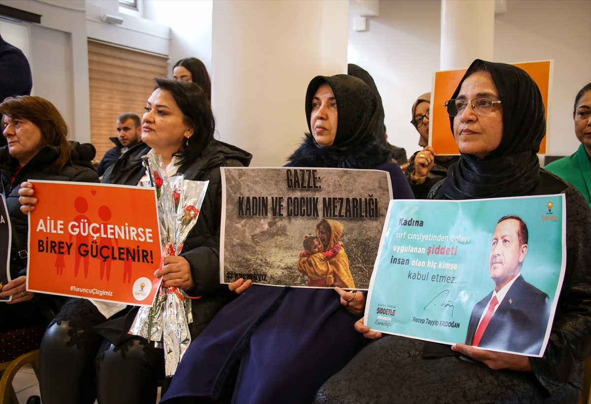 ak-parti-usak-il-kadin-kollarindan-kadina-yonelik-siddetle-mucadele-gunu-aciklamasi2.jpg