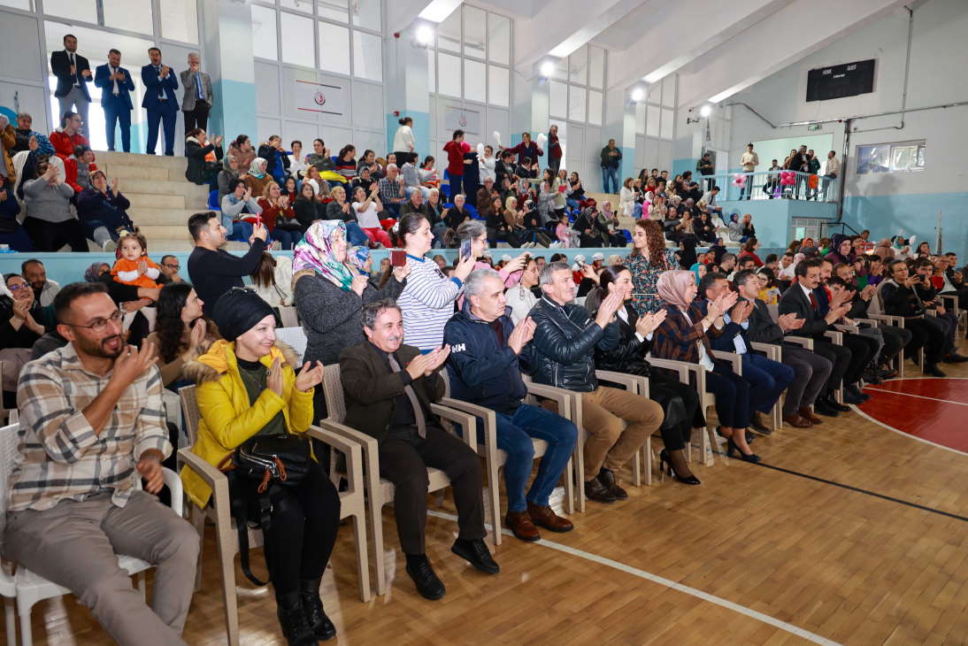 engelli-cocuklar-duzenlenen-ozel-programda-bir-araya-geldi-3.jpg