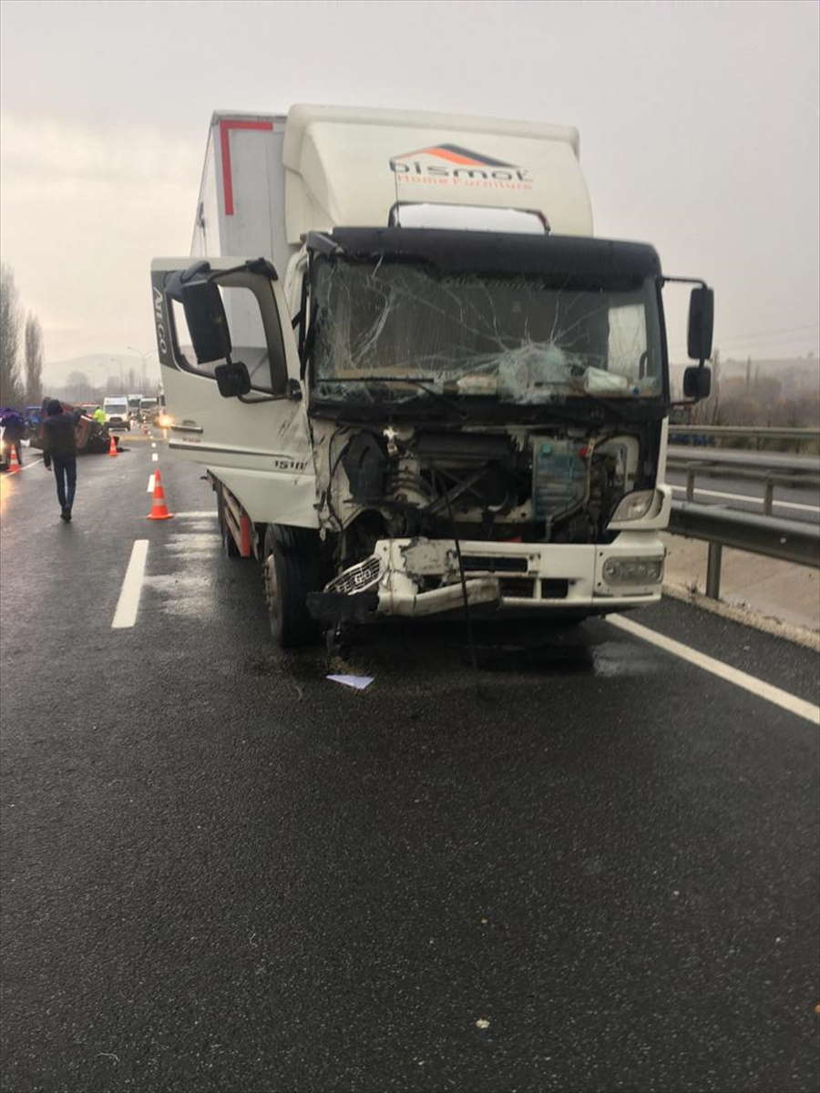usakta-kamyonun-carptigi-traktorun-surucusu-oldu-2.jpg
