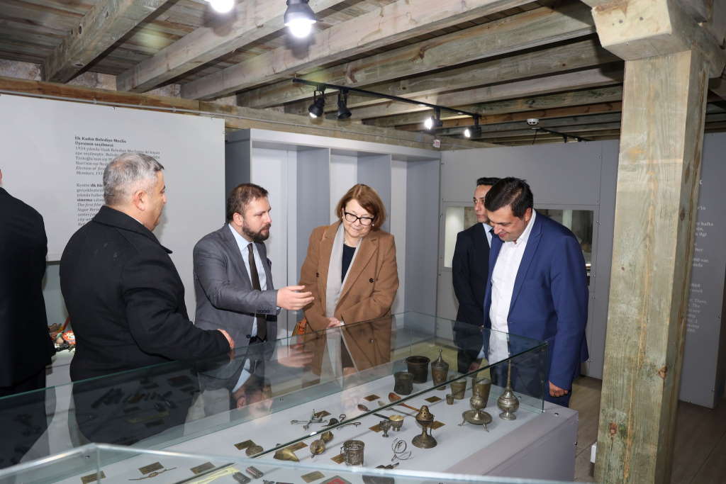 finlandiya-buyukelcisinden-usak-belediyesine-ziyaret-1.jpg