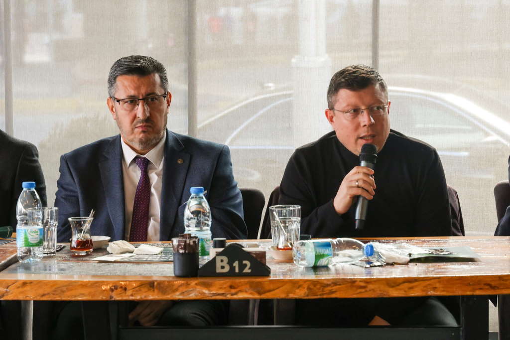 ak-parti-bulusma-5.jpg