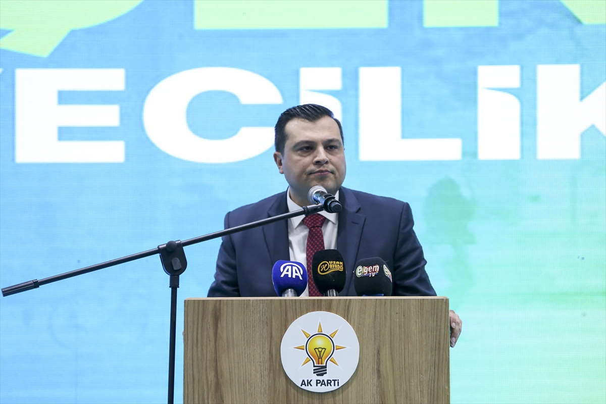 ak-partinin-usaktaki-belediye-baskan-adaylari-tanitildi-3.jpg