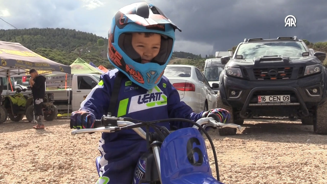 minik-motorcu-ruzgar-cinar-turkiye-enduro-ve-atv-sampiyonasinin-maskotu-oldu2.jpg
