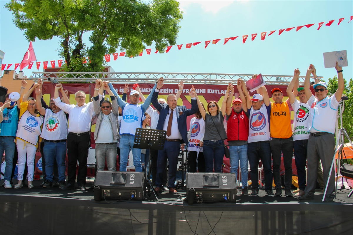 usak-1-mayis-kutlamalari-1.jpg