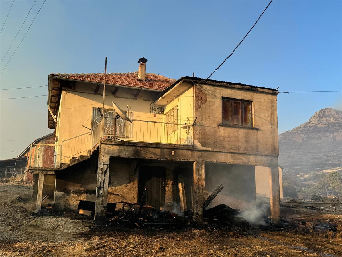 aa-20240621-34937144-34937138-usakta-orman-yanginina-mudahale-ediliyor.jpg