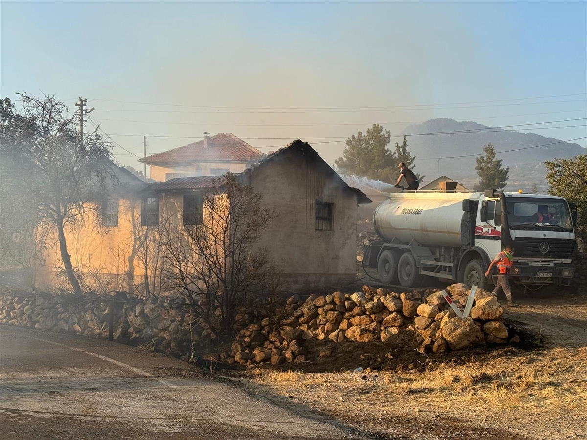 aa-20240621-34937144-34937142-usakta-orman-yanginina-mudahale-ediliyor.jpg