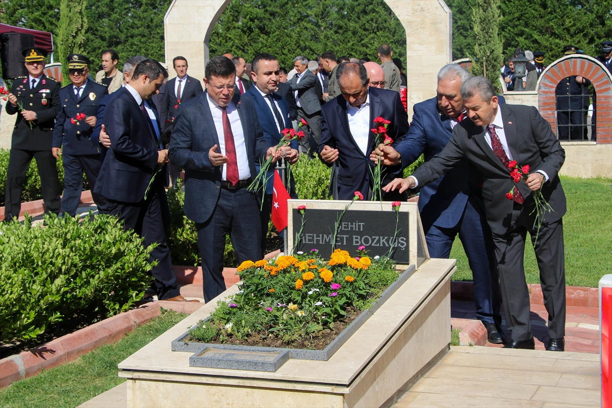 usakta-15-temmuz-sehitleri-icin-anma-etkinlikleri-duzenlendi-1.jpg