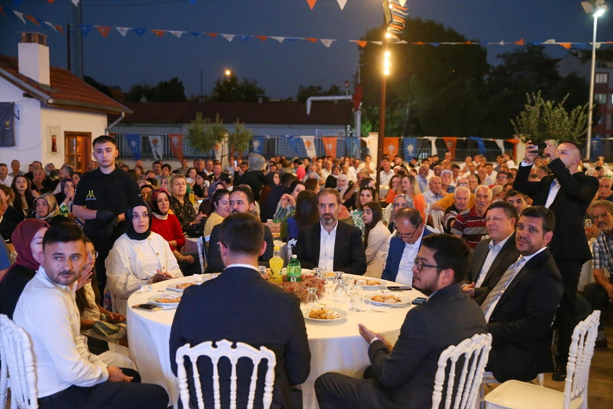 ak-parti-usak-il-baskanligi-genisletilmis-il-danisma-meclisi-toplantisina-yogun-ilgi.jpg
