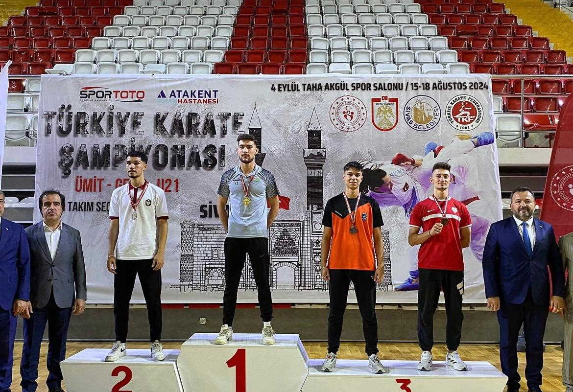 usakli-karatecilerden-buyuk-basari-3.jpeg