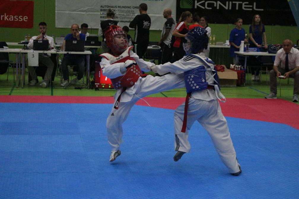 usakli-alparslan-gul-almanya-taekwondo-sampiyonu-oldu-2.jpeg
