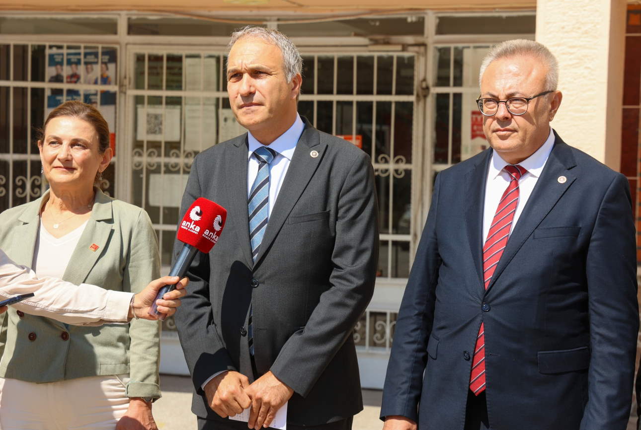 chpnin-farkli-illerde-duzenledigi-egitim-bulusmalari-programi-usakta-devam-etti-1.jpg