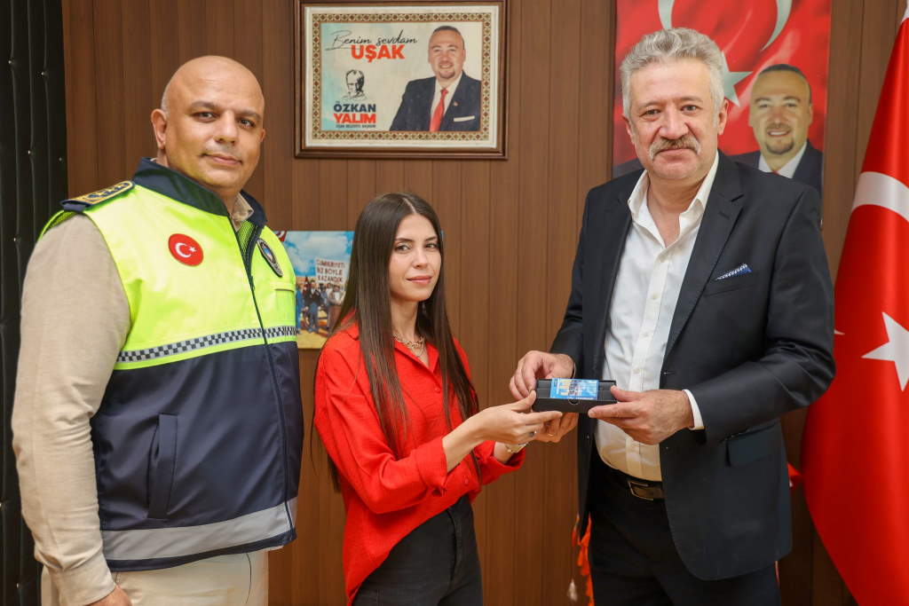 usak-belediyesi-akilli-kart.jpg