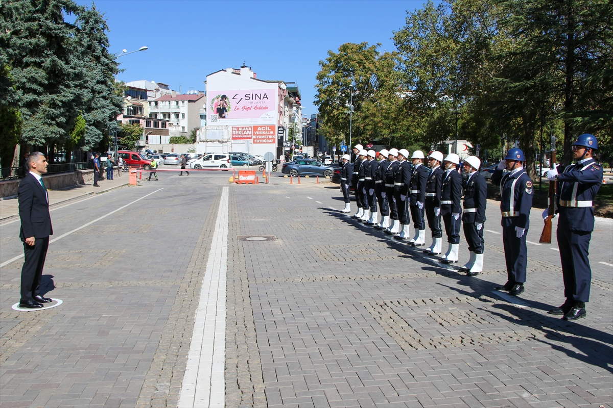 vali-naci-aktas-goreve-baslasi-1.jpg