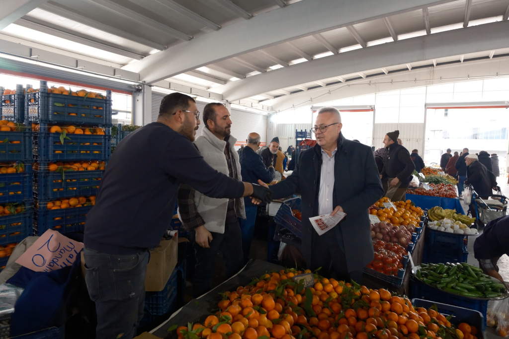chp-usak-teskilari-pazaryeri-ziyareti-2.jpg