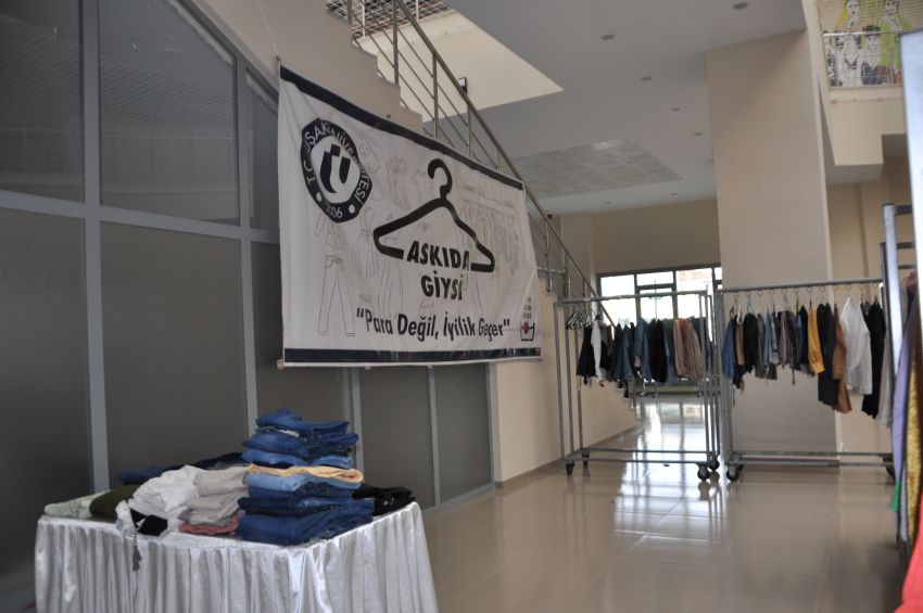 usak-universitesi-ogrenci-butigi-3.jpg