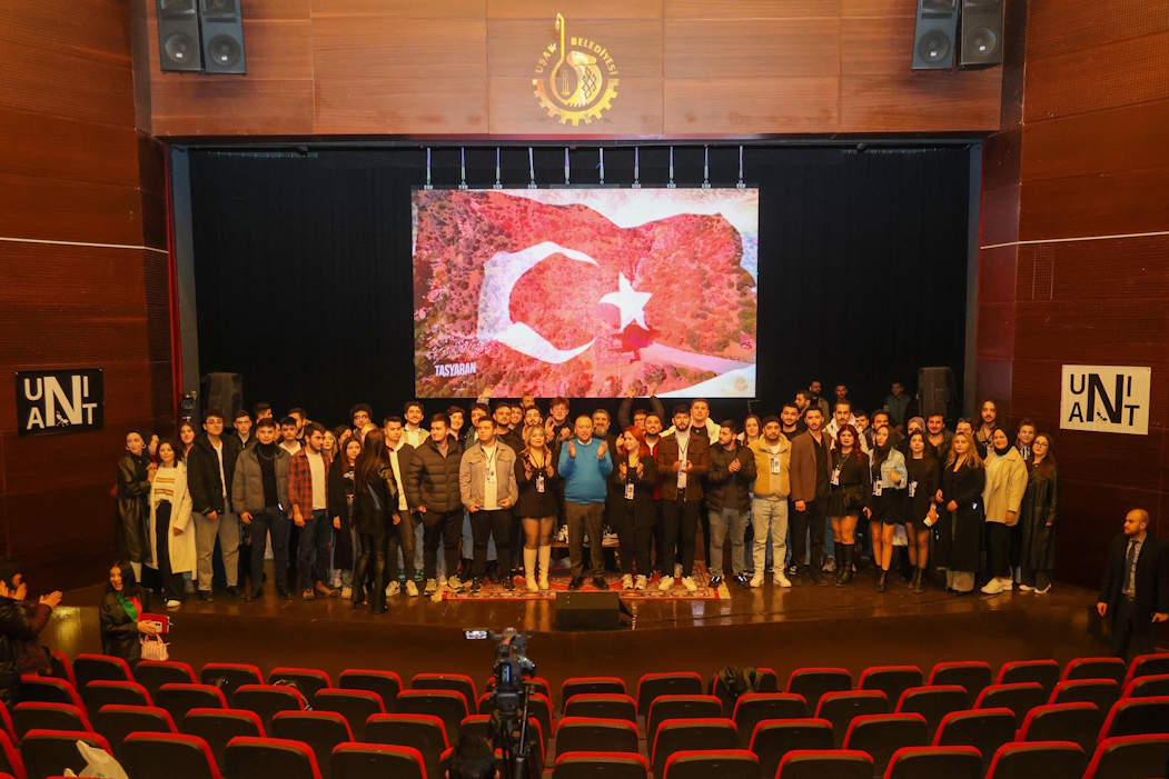 baskan-yalim-genclerle-bulustu-2.jpg