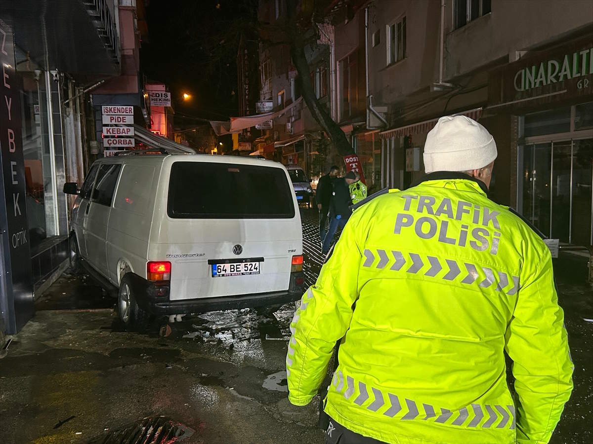 barbaros-caddesinde-trafik-kazasi-3.jpg