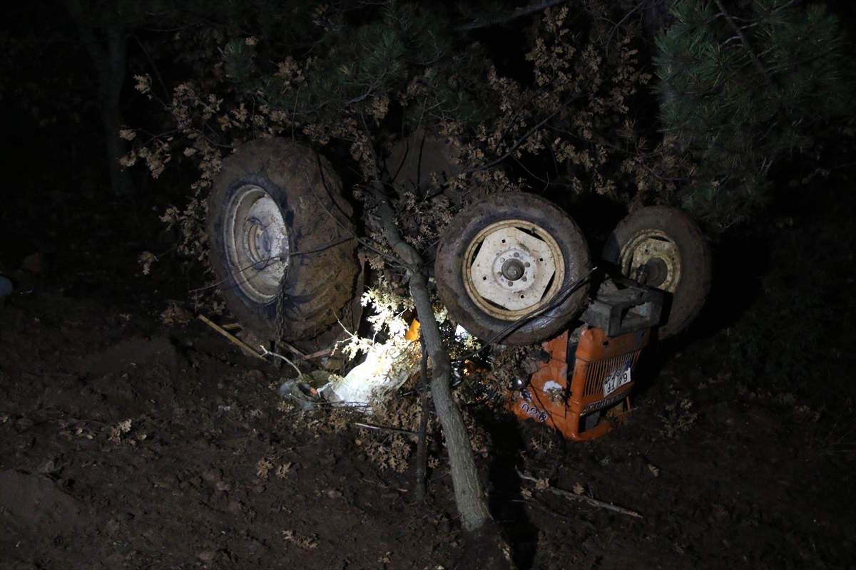 usak-traktor-kazasi-1.jpg
