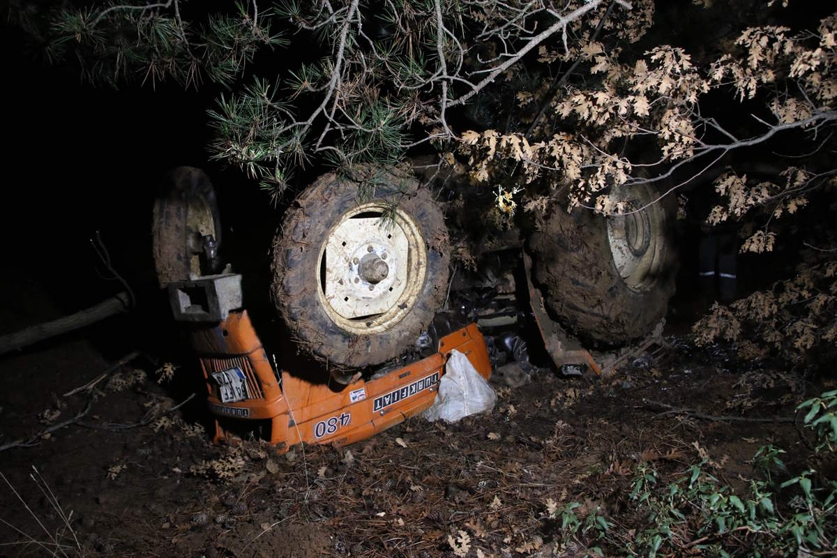 usak-traktor-kazasi-2.jpg