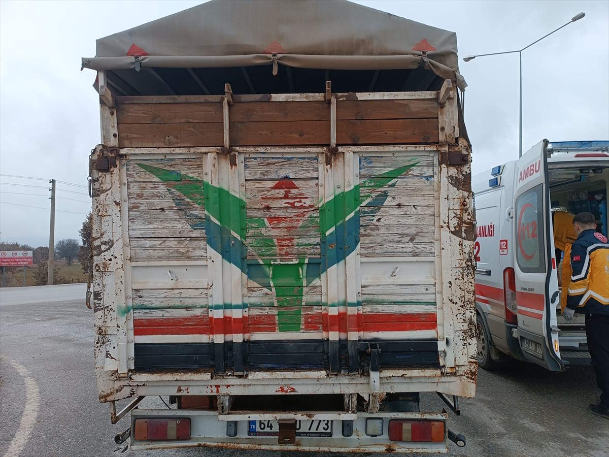 susuz-kavsaginda-kamyonetle-motosiklet-carpisti-1-yarali-2.jpg