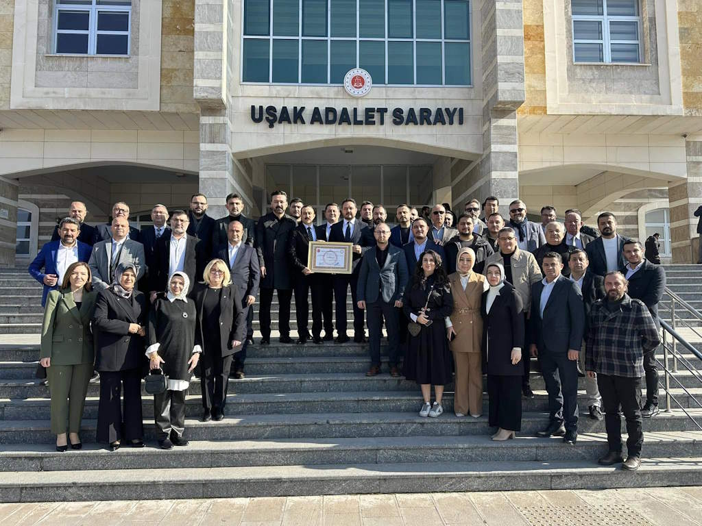 ak-parti-usak-il-baskani-himmet-yasar-mazbatasini-aldi-2.jpg