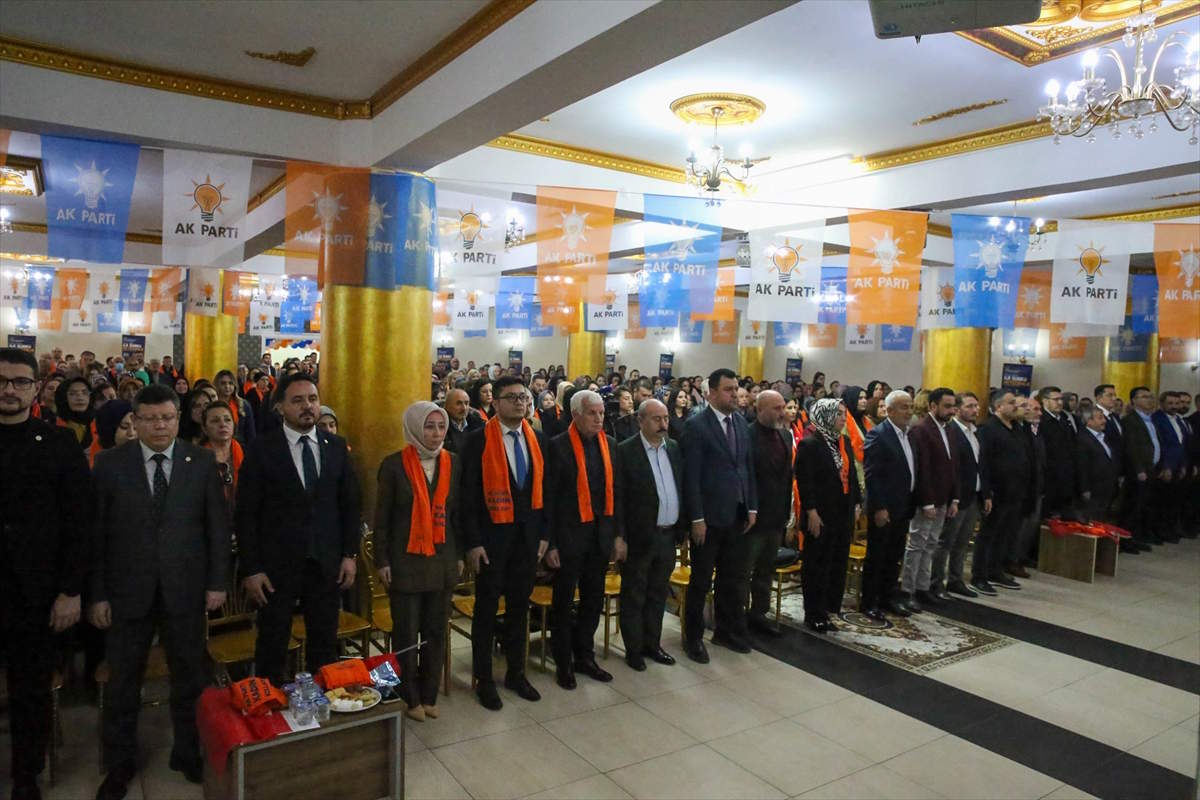 ak-parti-usak-il-kadin-kollari-baskanligi-7-olagan-kongresi-yapildi.jpg