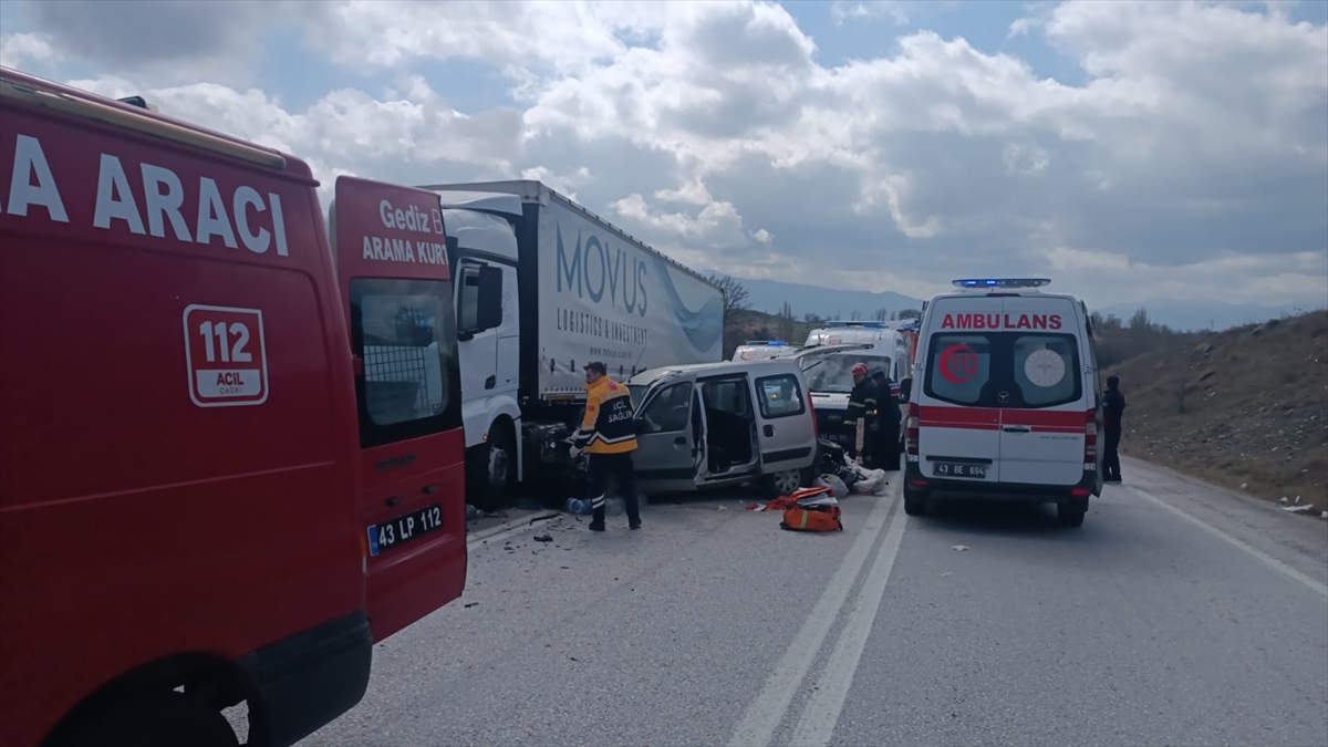 gediz-trafik-kazasi-2.jpg
