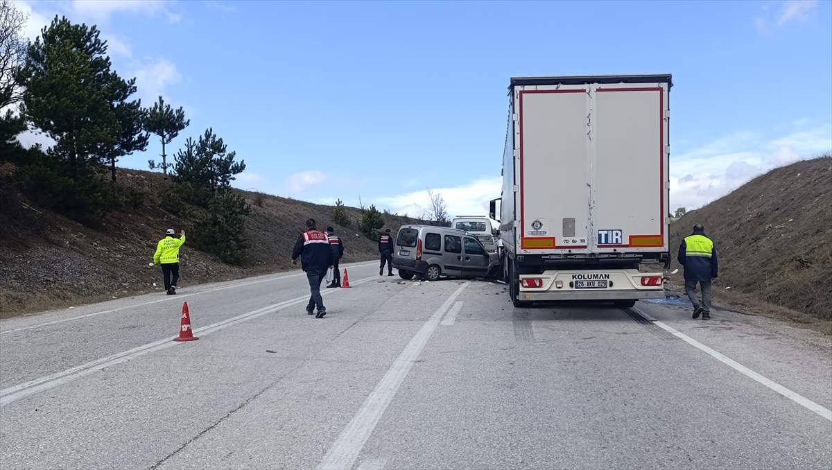 gediz-trafik-kazasi-3.jpg