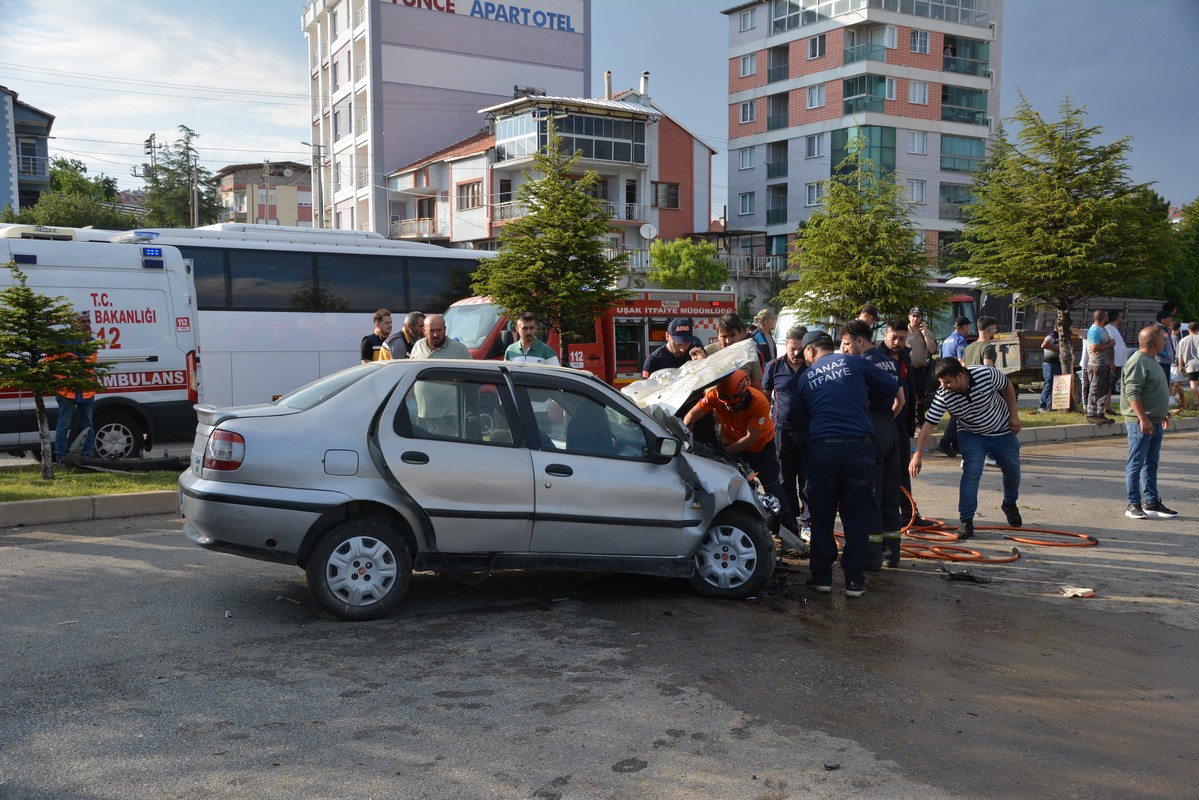 banaz-trafi-kazasi-5.jpg