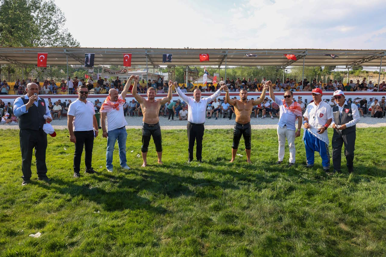 usak-yagli-gures-2.jpeg