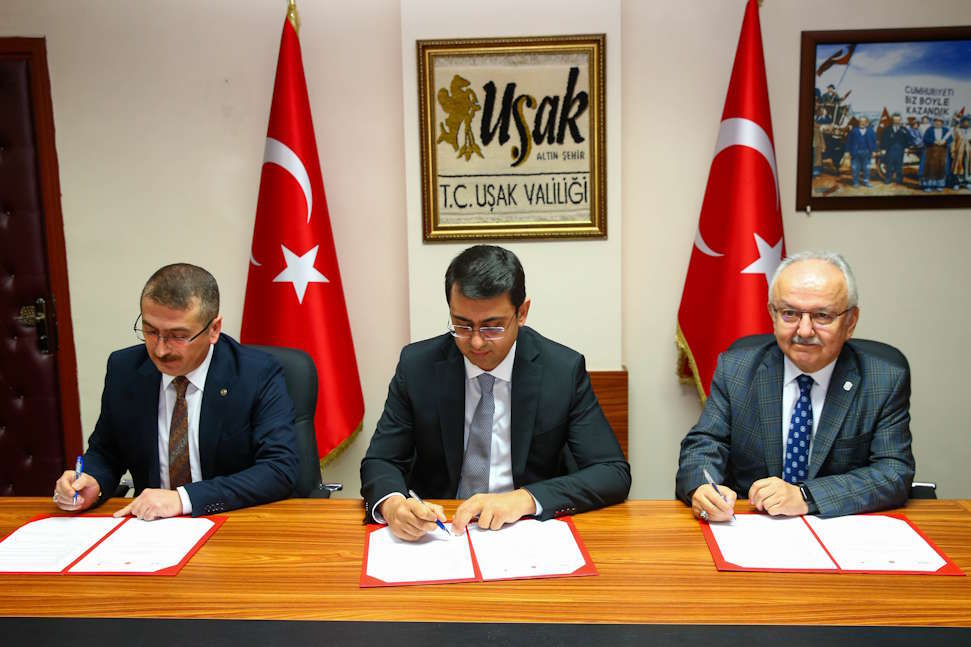 usak-valiligi-protokol-1