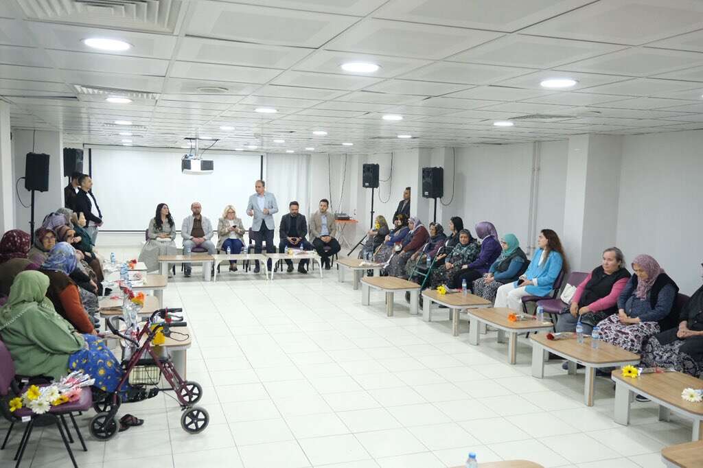 ak-parti-huzurevi-ziyaret-2