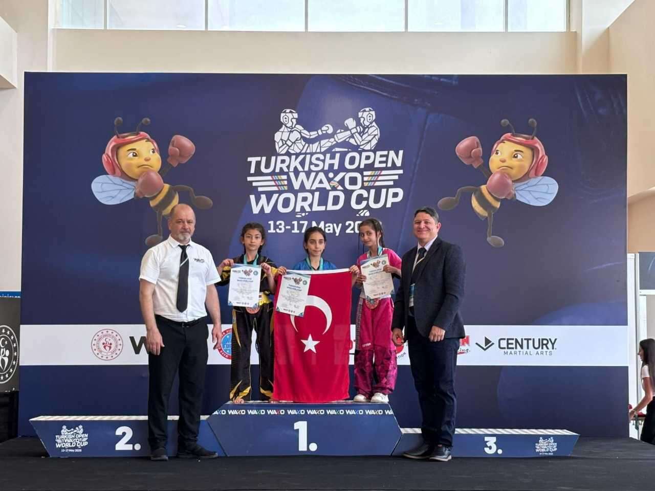 usakli-sporcular-dunya-kupasindan-10-madalyayla-donduler-5