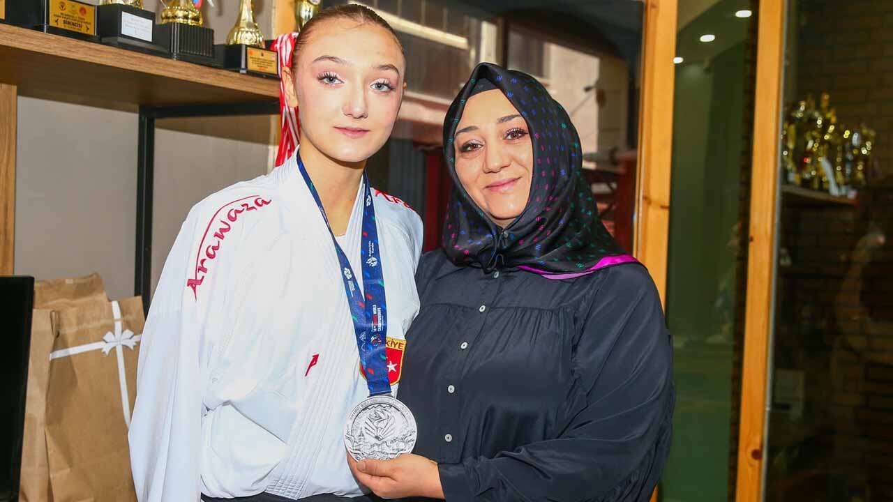 ela-su-yildirim1