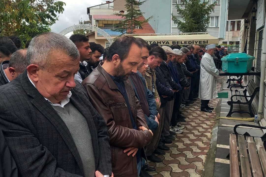 trenin-carptigi-18-yasindaki-mevlut-eren-arslan-hayatini-kaybetti